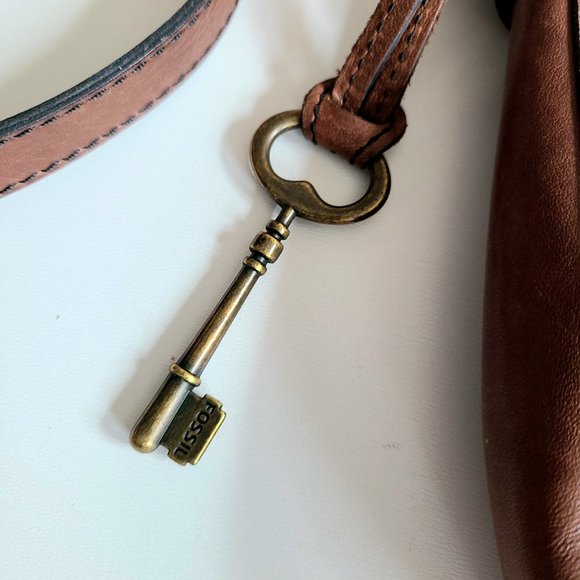 Fossil crossbody brown leather with cowhide details messenger bag. - Picture 6 of 9